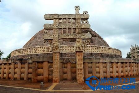 亚洲最有名11座佛塔插图1