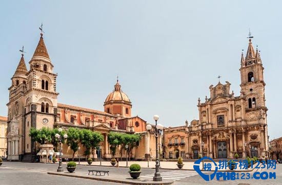 盘点意大利十大最迷人的海边小镇插图9