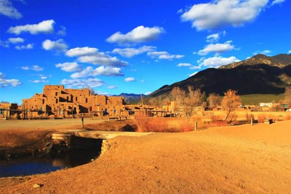 美国十大小镇 风景秀美， 第2名还曾是黑胡子海岛的大本营插图5