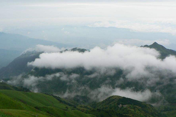 中国十大人少好玩的景点：武功山上榜，它因溶洞著名插图5