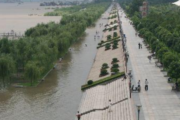 武汉十大网红景点 楚河汉街是商业中心，东湖绿道环境优美插图3