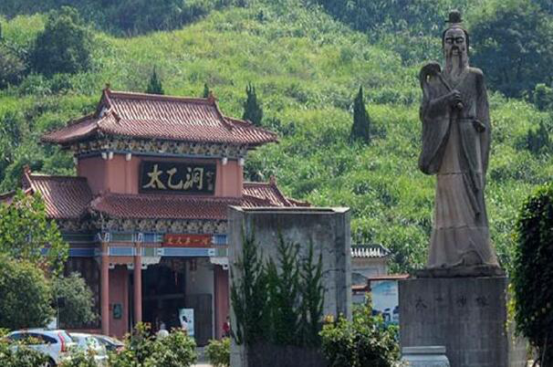 湖北咸宁十大旅游景点 赤壁古战场不容错过隐水洞景色堪称一绝插图5