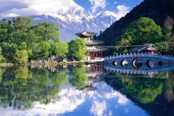 十大适合情侣旅游的国内景点：九寨沟上榜，第二有同心锁插图