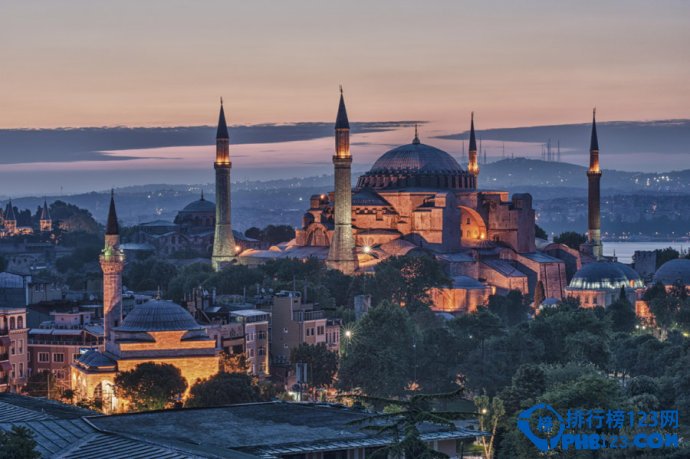 秋季最美十大欧洲城市排行榜插图6