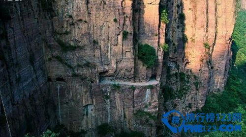 全国十大最美公路 环绕于山耸立于海插图1