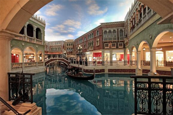 澳门必玩的三个景点 威尼斯人/官也街/大三巴你都去过吗插图