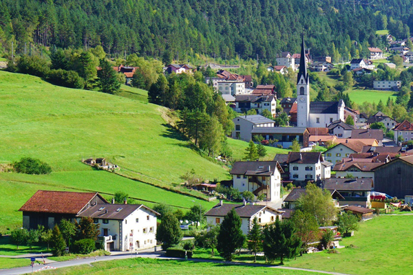 瑞士十大最美小镇 因特拉肯第一，第二是极限爱好者天堂插图6