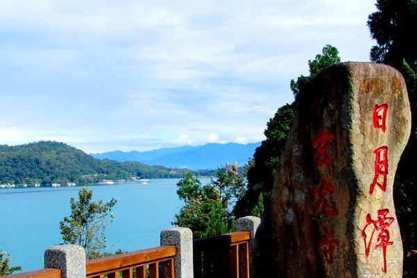 十大必须去的旅游胜地:杭州西湖 安徽黄山 长江三峡上榜插图7