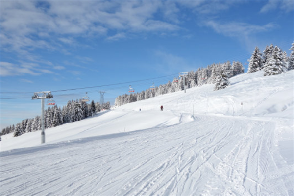 中国十大滑雪场：太舞滑雪小镇，它夜间也开放插图4