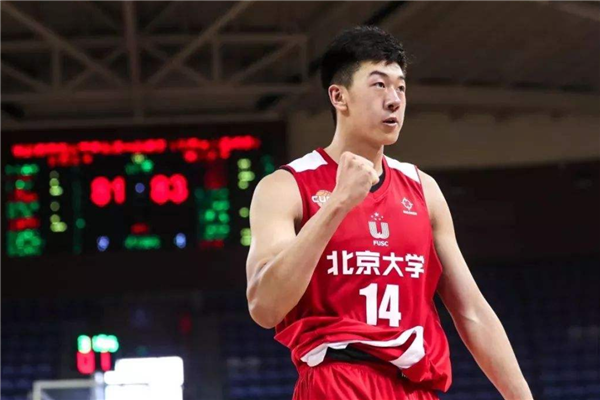 CBA十大扣篮名将 易建联天赋极佳 胡卫东是第一后卫插图4