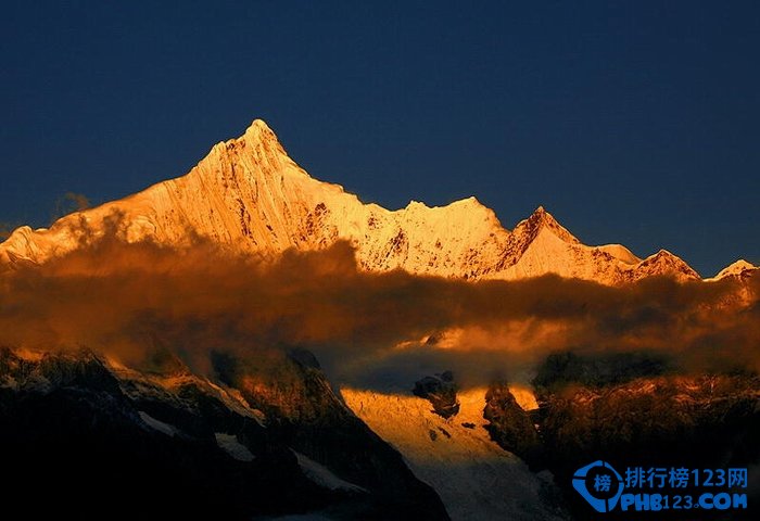 中国最美的十大山峰排行榜插图3
