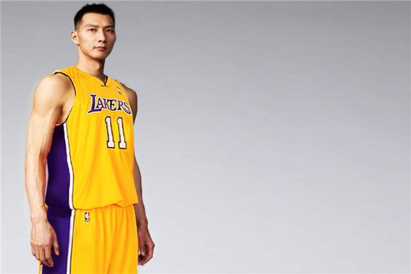 CBA十大扣篮名将 易建联天赋极佳 胡卫东是第一后卫插图