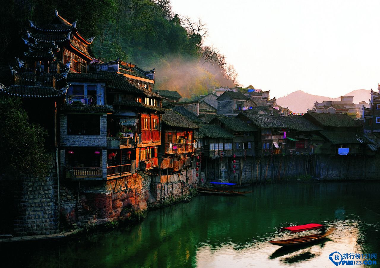 中国最美十大小镇排行榜 仙境一般的小镇插图3