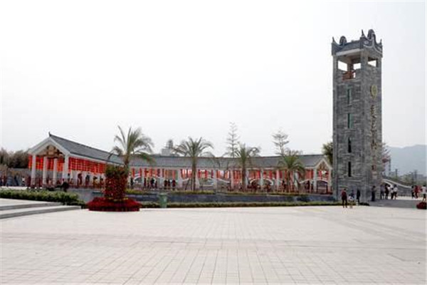 揭阳十大公园广场排名：普宁广场第3，第1夜景超美插图