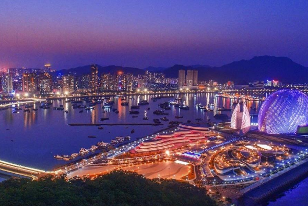 人生十大必去城市排行榜：重庆上榜，第二适合“艳遇”插图