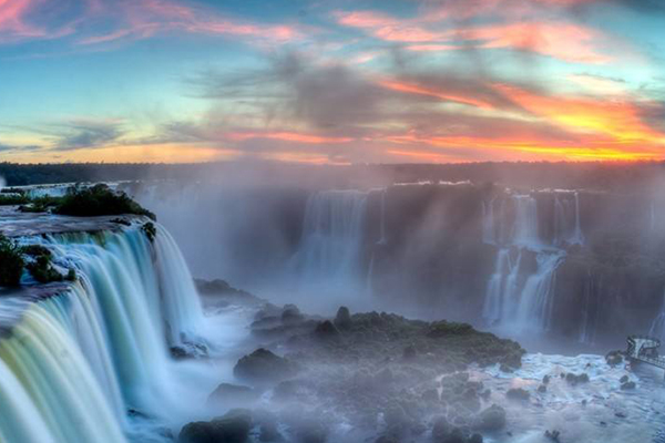 美国十大旅游景点:第一名美景无限 是世界上最大的火山口之一插图6