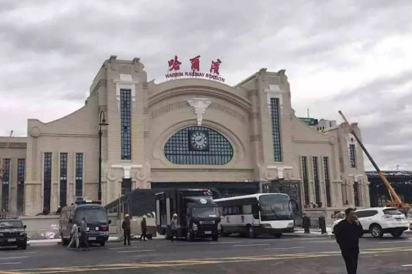 哈尔滨五大历史建筑,中央大街强势上榜，防洪纪念塔意义非凡插图2