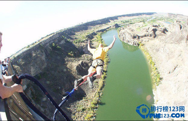 世界十大最高蹦极地点排名 第二名在中国！插图