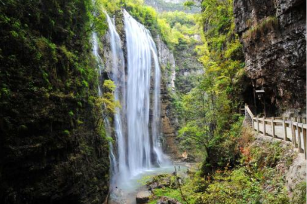 中国10大最美瀑布 藏布巴东瀑布群海拔最高，壶口瀑布上榜插图4