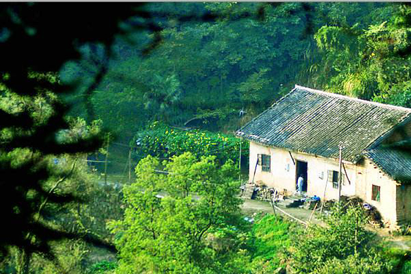 湖南十大爬山好去处排行榜:第一名被评为中国最美丹霞地貌插图8