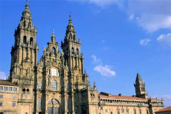 西班牙十大名胜古迹：帕尔马大教堂上榜，第十有哥伦布的棺椁插图3