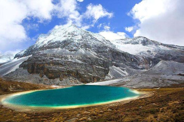 国内适合9月份出游去玩的景点 九寨沟人间天堂黄龙人间瑶池插图2