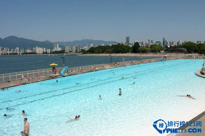 盘点全球最炫户外游泳池TOP10插图5