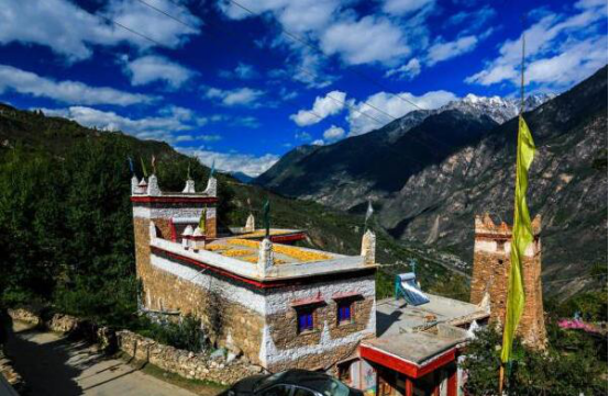 中国十大古镇 凤凰古城排名第六,第二乌镇风景如画插图4