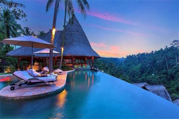 世界十大旅游景观：埃菲尔铁塔上榜、第九修建花了五个世纪插图2