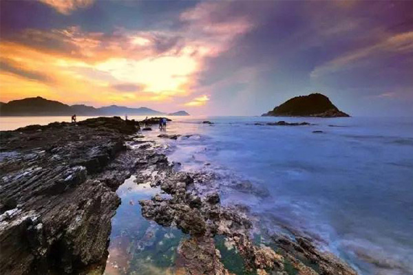 国庆出游报告出炉 7.82亿人次出游，红色纪念成主流插图