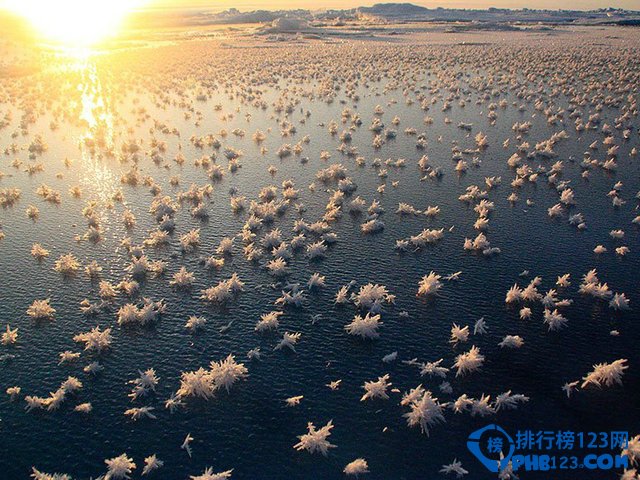 全球十大最美湖泊 美到令人窒息的＂冰冻湖泊＂插图7