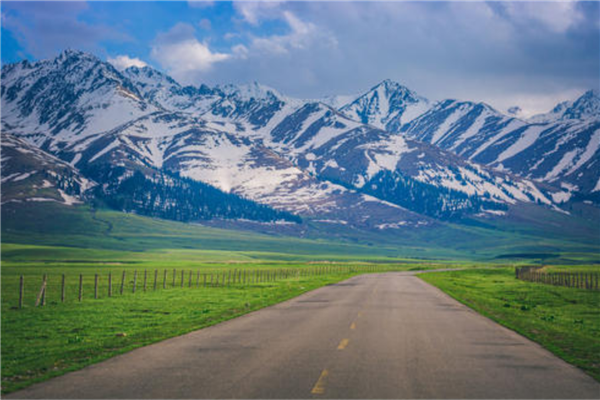 西北十大旅游城市 敦煌壁画极其精美 西安是历朝古都插图4