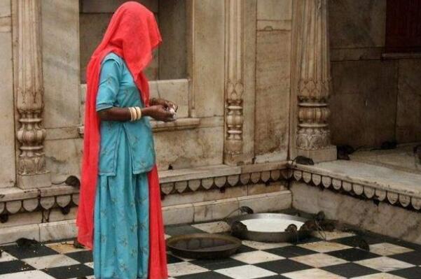 全球最奇葩的十大景点排行榜 捷克人骨教堂上榜，第一在中国插图4