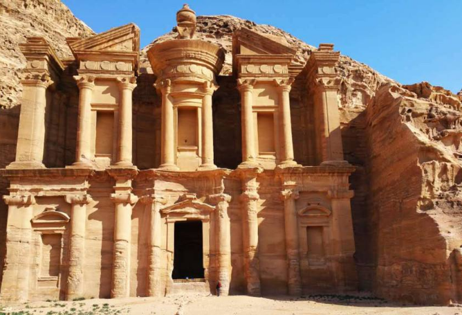 世界著名的十大景点 金字塔位列榜首，长城排第九插图1