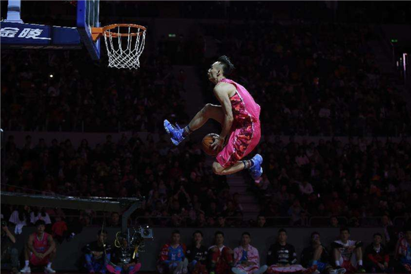 CBA十大扣篮名将 易建联天赋极佳 胡卫东是第一后卫插图9