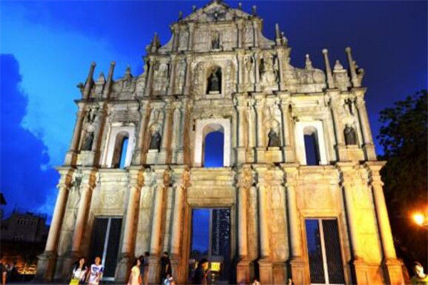 澳门必玩的三个景点 威尼斯人/官也街/大三巴你都去过吗插图2