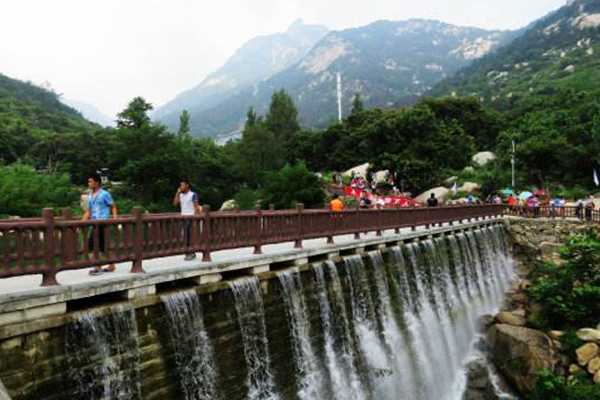 山东十大最好玩的地方 地下大峡谷上榜 第一名有800里水景插图9