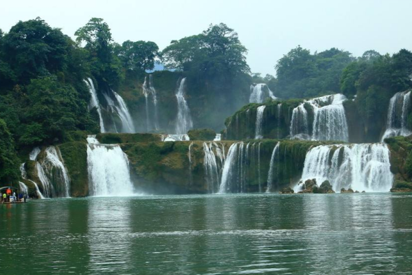 中国10大最美瀑布 藏布巴东瀑布群海拔最高，壶口瀑布上榜插图