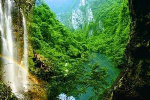 湖南十大爬山好去处排行榜:第一名被评为中国最美丹霞地貌插图7