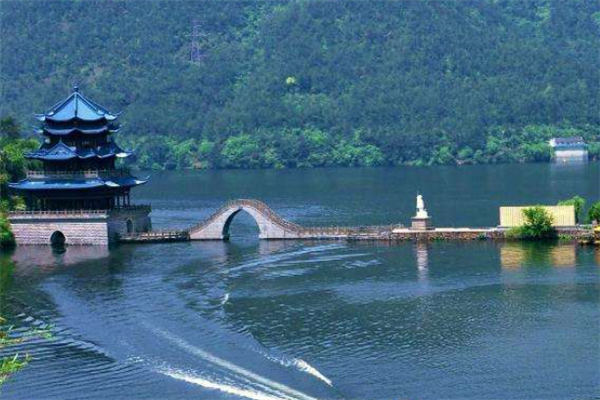 国内网红景点排行榜前十名：天空之境上榜，第一傍海而建插图4