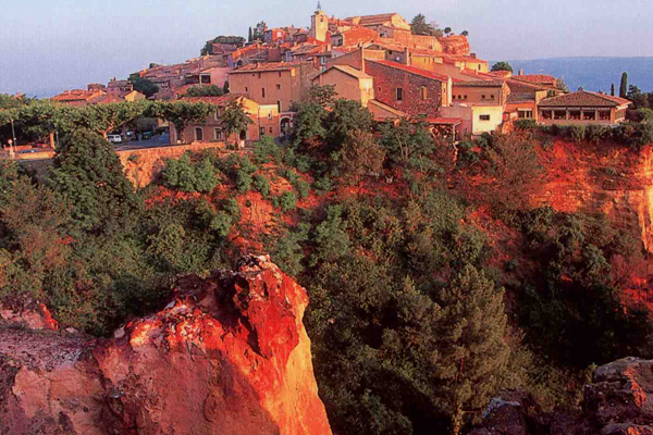 法国南部十大小镇：鲁西永像红宝石,戈尔德入选全球十大插图