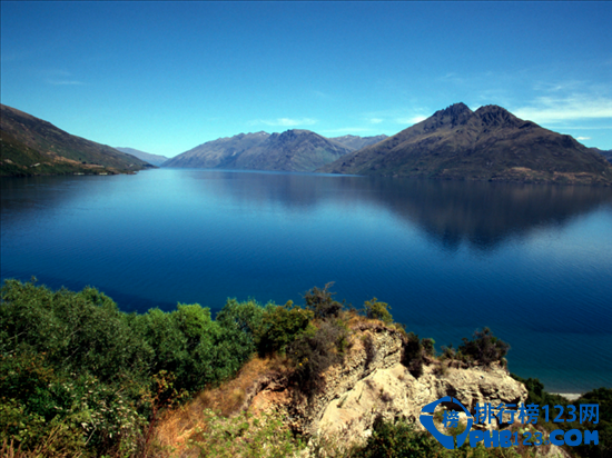 世界十大震撼人心的高山湖排行榜插图8