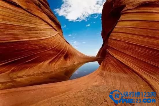 盘点全球十大最奇特的旅游景点插图1