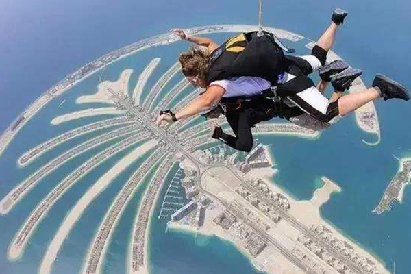 世界三大跳伞胜地：凯恩斯跳伞区将美丽的大堡礁尽收眼底插图